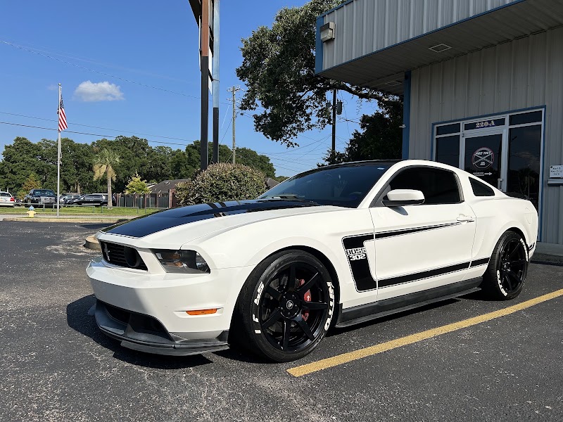 Lucid Auto Salon