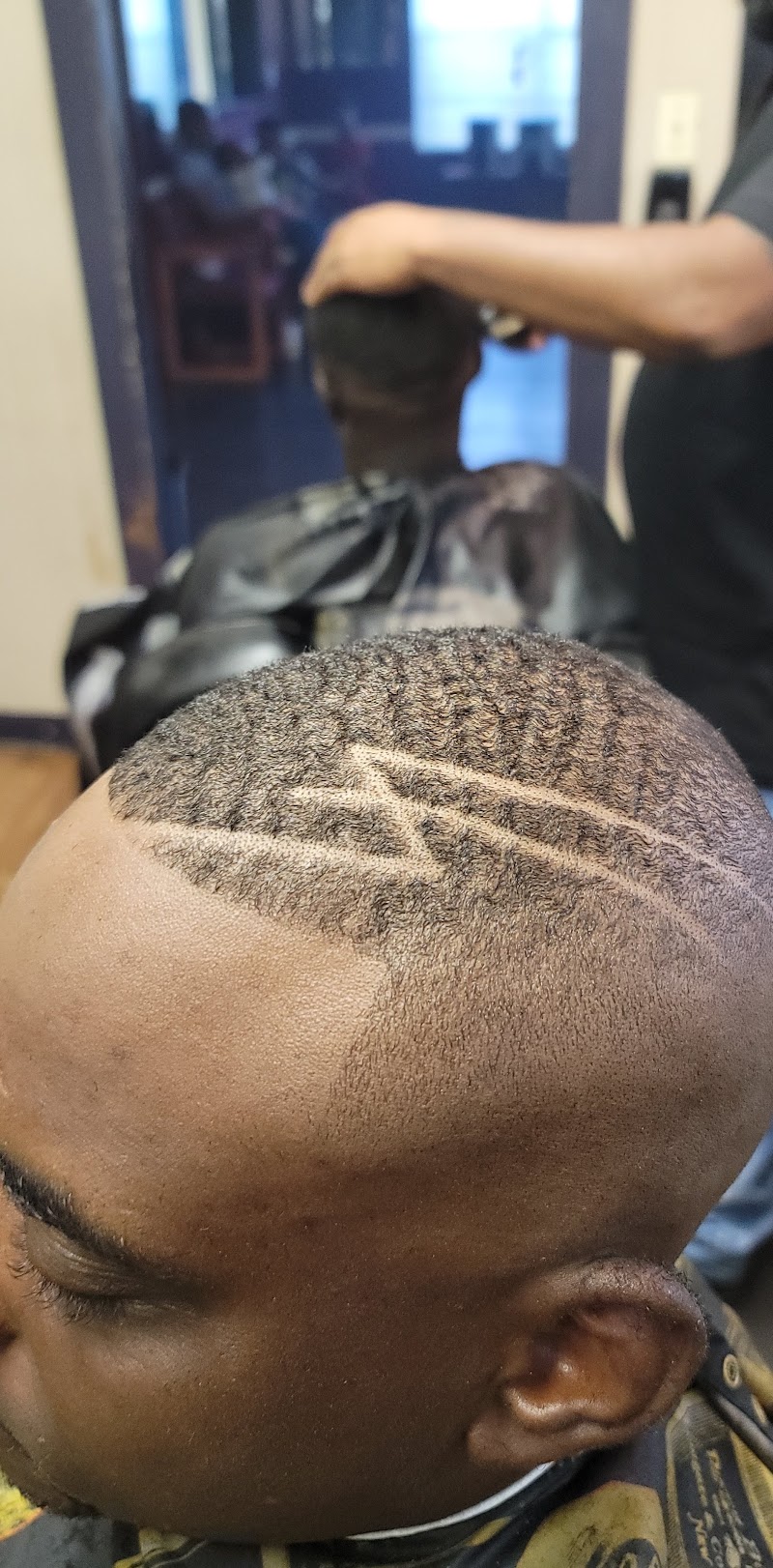 Tee's Cuts & Style