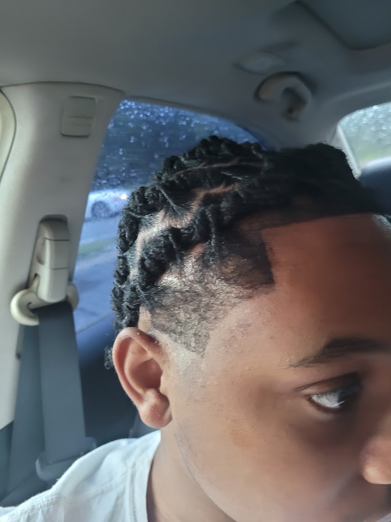 Tee's Cuts & Style